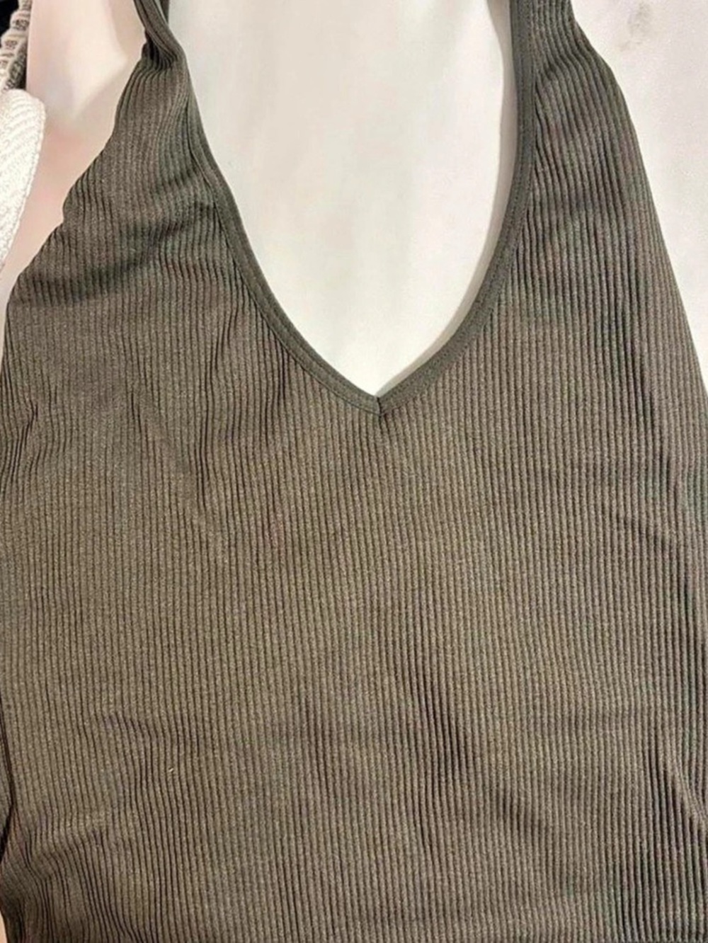 Out From Under Andie Ribbed Halterneck Top V-Neck Tank Top Size Large